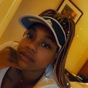 Meet your Posher, Kiana